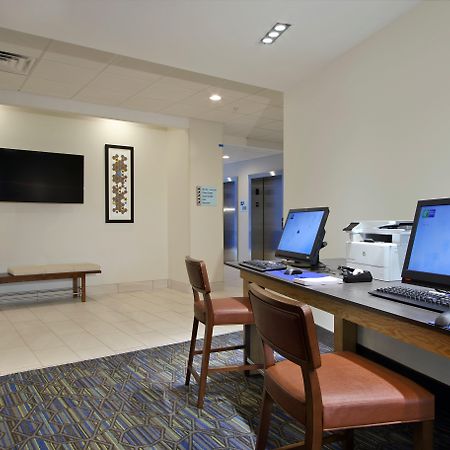 Holiday Inn Express & Suites Columbus North By Ihg Esterno foto