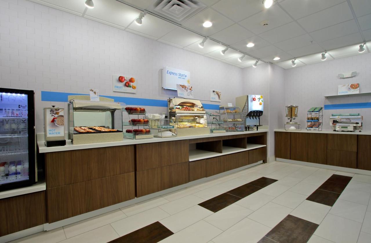 Holiday Inn Express & Suites Columbus North By Ihg Esterno foto