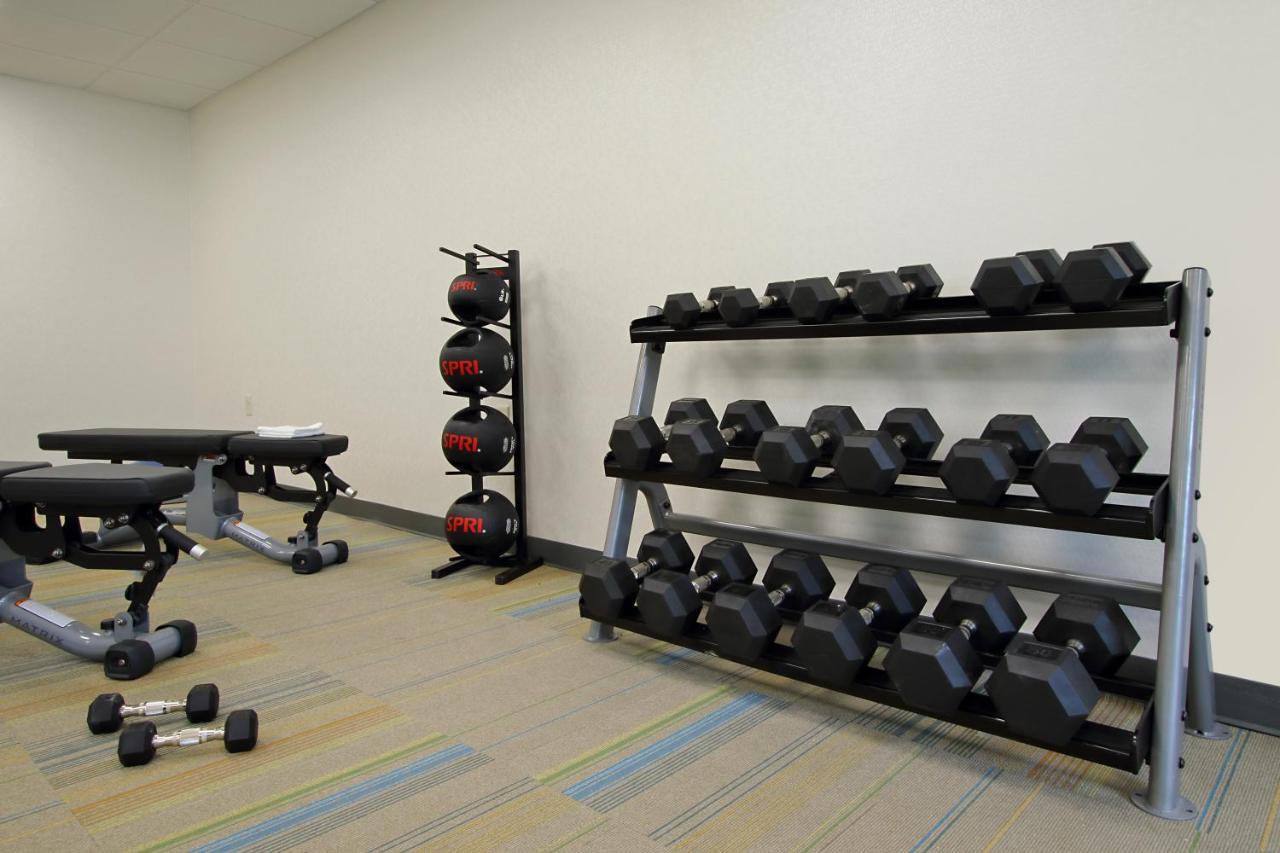 Holiday Inn Express & Suites Columbus North By Ihg Esterno foto