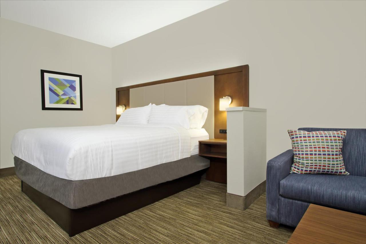 Holiday Inn Express & Suites Columbus North By Ihg Esterno foto