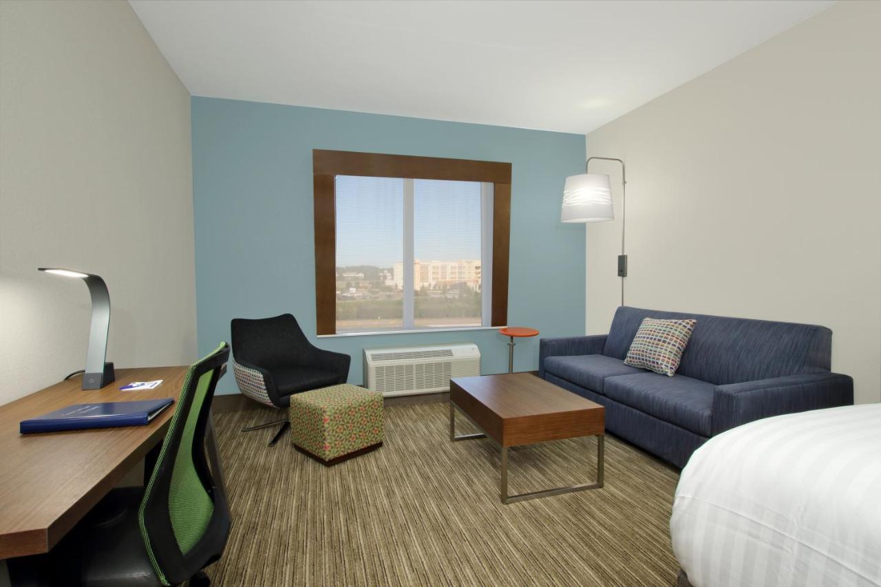Holiday Inn Express & Suites Columbus North By Ihg Esterno foto