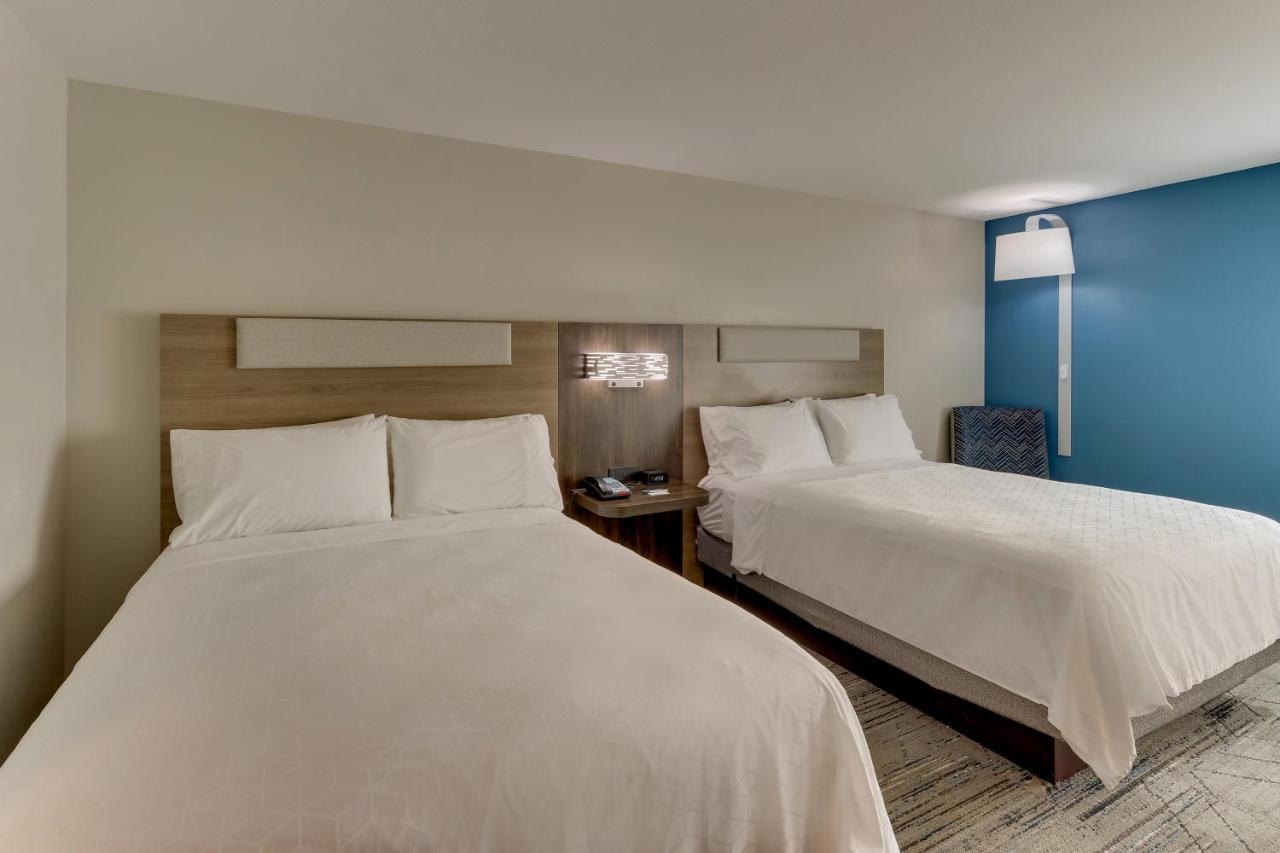 Holiday Inn Express & Suites Columbus North By Ihg Esterno foto