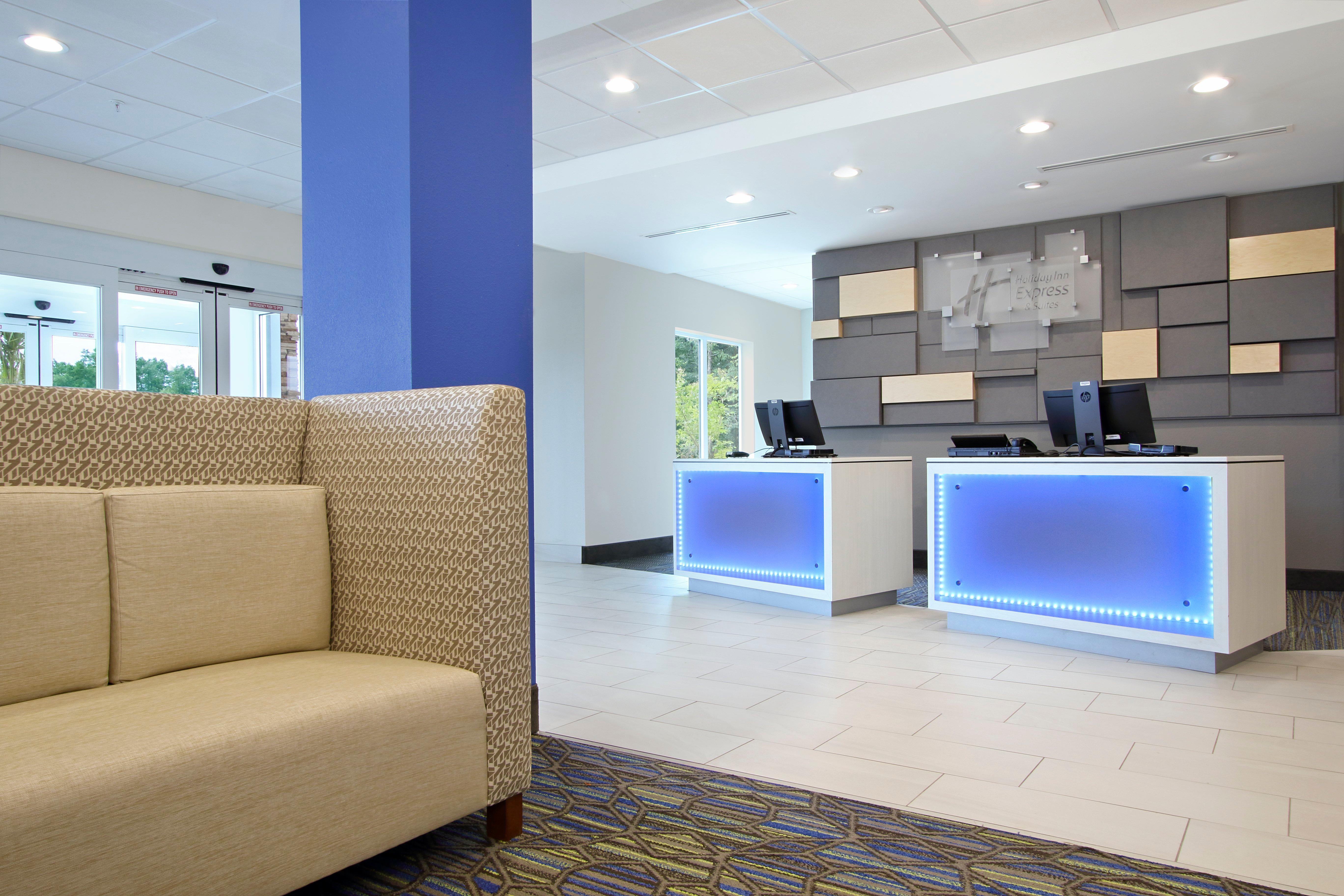 Holiday Inn Express & Suites Columbus North By Ihg Esterno foto
